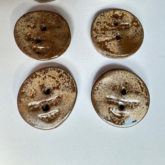 Bring new lease of life to your sweaters or jackets real genuine ceramic buttons - Picture 1 of 4